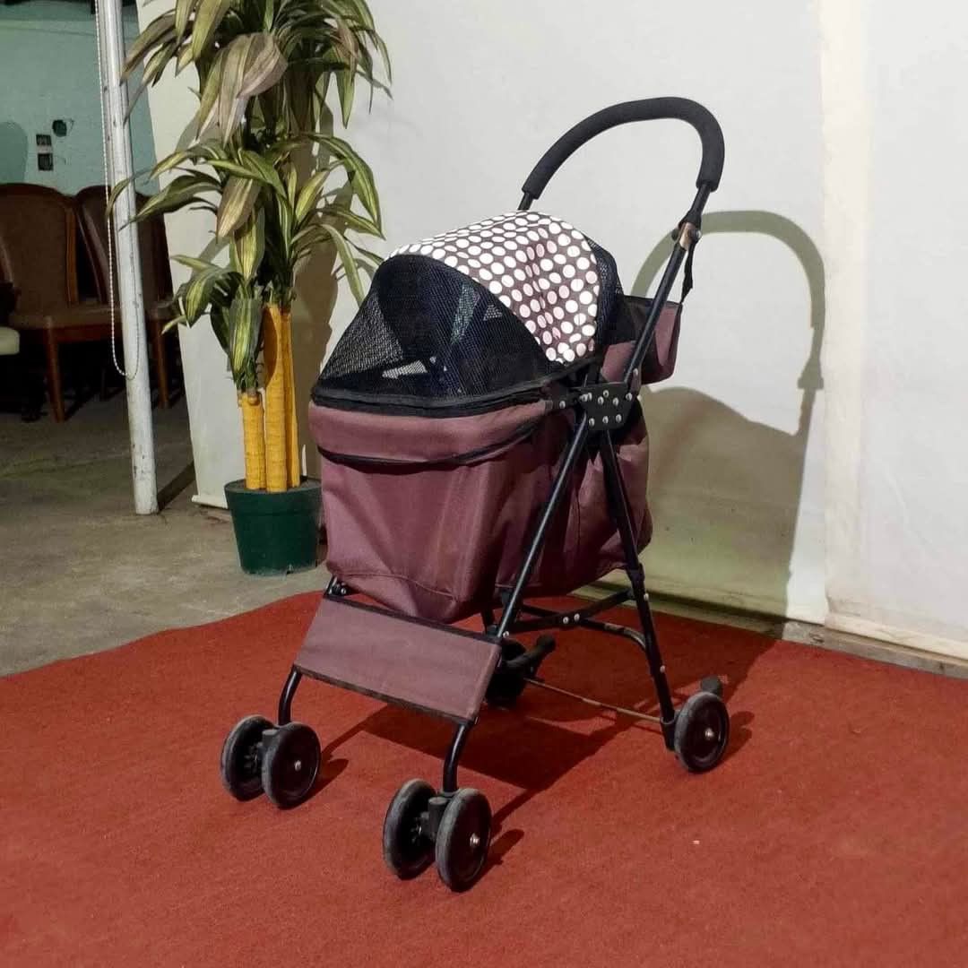 Pet trolley (Category: Homes & Other Pet Accessories) located in Quezon City. Submitted by matetdevis13 (Listing ID 1339852271, Image 2). Description: Pet Trolley 14”L x 20”W x 36”H Php 2,700.