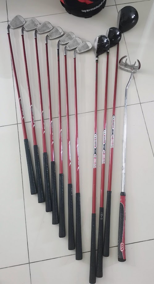 Ping Golf Set incl. red Golf bag and Putter plus additional assorted ...