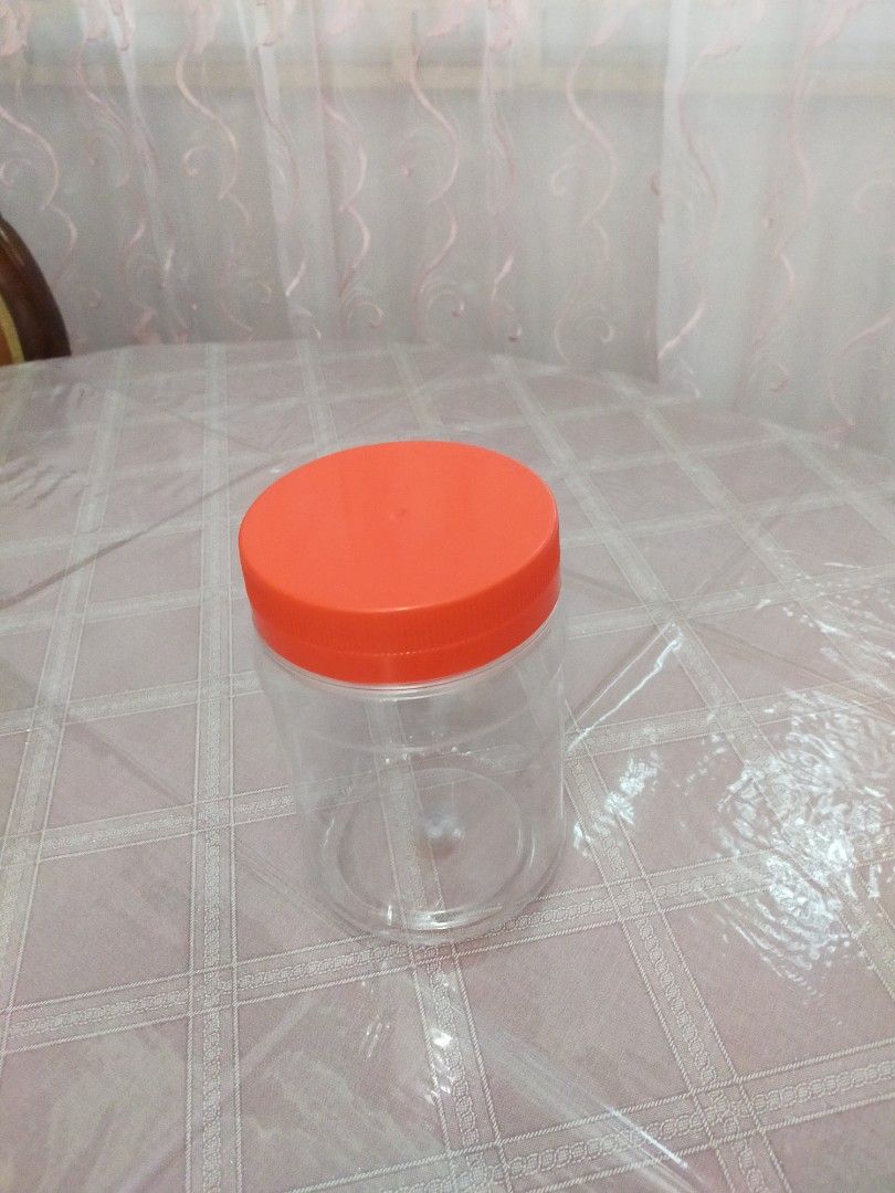 Plastic containers (Category: Other Kitchenware & Tableware) located in Singapore. Submitted by sridhaar12 (Listing ID 1339848607, Image 3). Description: Had purchased festive cookies together with these containers. Washed and stored after which. Have got two big ones and three small ones. Big is 25cm in height, small is 17cm in height. They are going at $0.80 & $0.50. Pick them up at my void-deck..