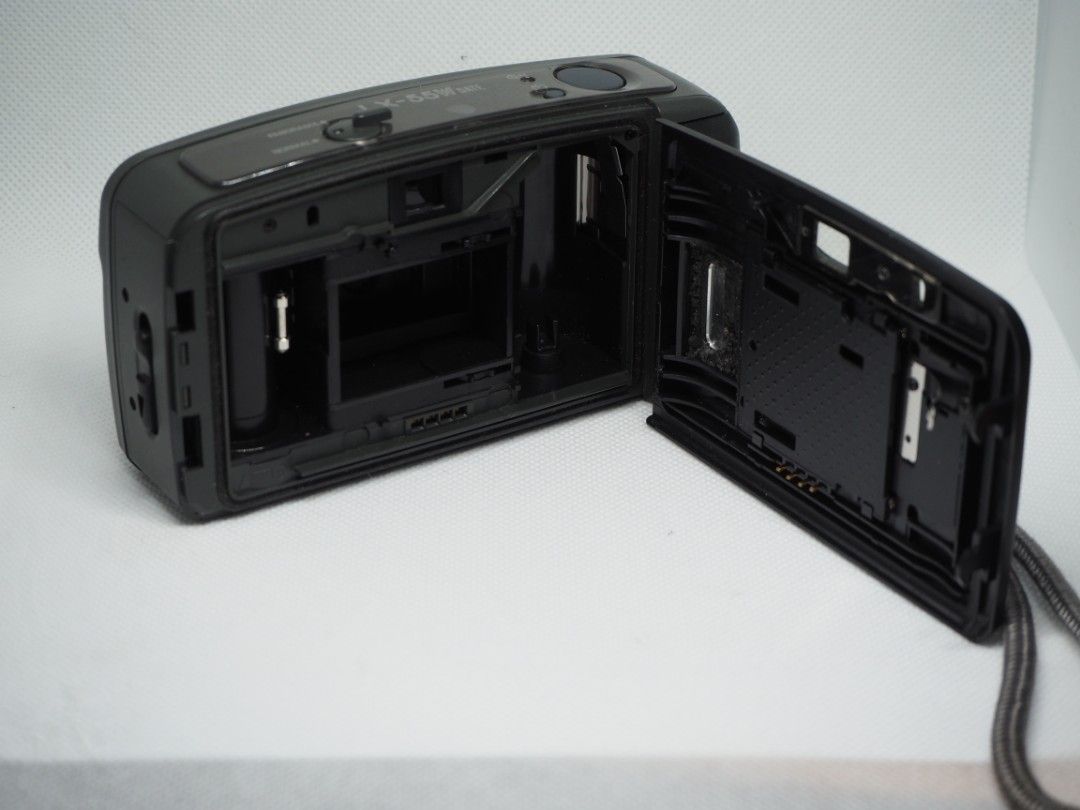 Ricoh LX-55W Date Film Camera (Category: Cameras) located in Manila. Submitted by sa_bahay (Listing ID 1339864376, Image 2). Description: Ricoh LX-55W Film Camera -Fully functional, film tested -Weatherproof Focus Free Camera -Uses 2 AA batteries Meetup at Cubao Area Can ship items through: -Lalamove/Grab -LBC Buyer shoulders shipping fee.