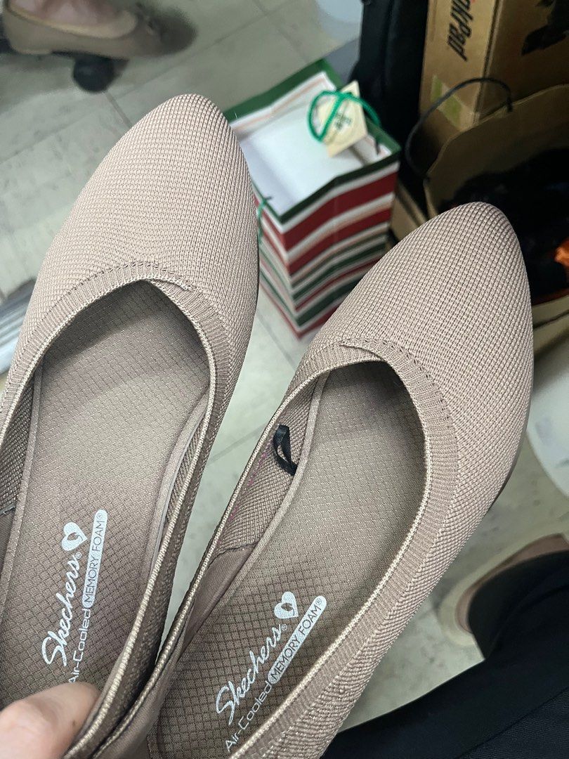 Skechers Cleo Sawdust (Category: Flats & Sandals) located in Pasig City. Submitted by heiaddie (Listing ID 1339752901, Image 1). Description: .