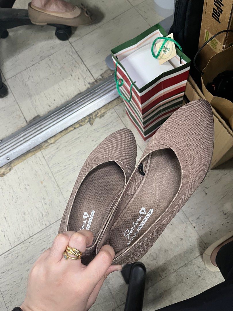 Skechers Cleo Sawdust (Category: Flats & Sandals) located in Pasig City. Submitted by heiaddie (Listing ID 1339752901, Image 3). Description: .