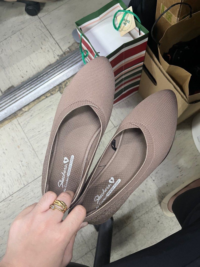 Skechers Cleo Sawdust (Category: Flats & Sandals) located in Pasig City. Submitted by heiaddie (Listing ID 1339752901, Image 2). Description: .