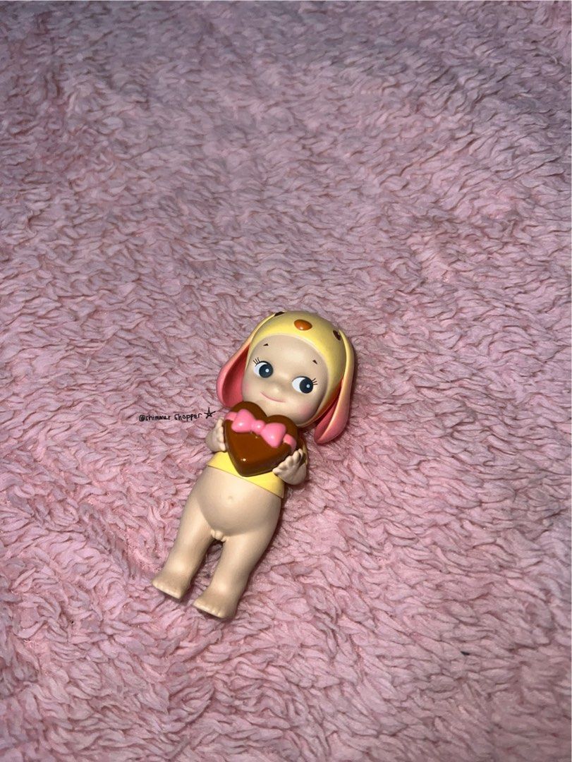 SONNY ANGEL VALENTINES SERIES LOOP EAR CHOCOLATE (Category: Designer & Blind Box Toys) located in Pateros City. Submitted by shimmershopper (Listing ID 1339907531, Image 1). Description: good as new! only used as a display 🩶 rfs: i have two 🫠 can trade for valentines gol teddy or love bunny ❕.