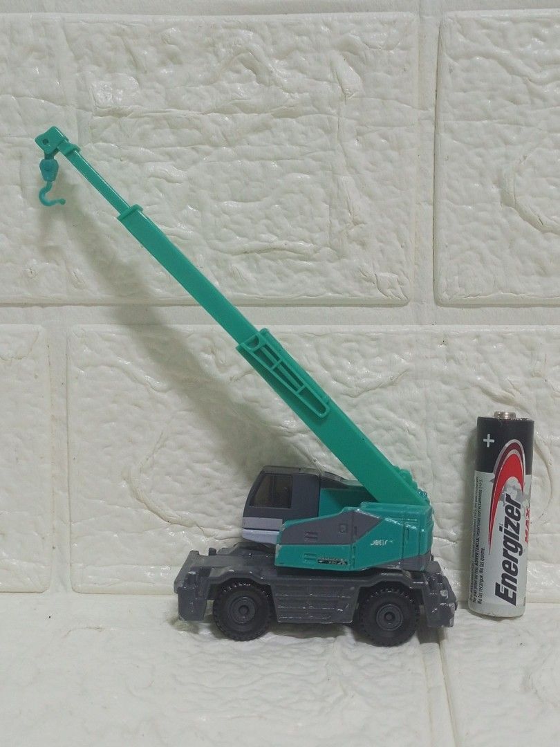 Tomica Kobelco Rough Terrain Diecast Crane (Category: Vehicle & Diecast Models) located in Quezon City. Submitted by mackylolz (Listing ID 1339896135, Image 1). Description: Tomica Kobelco Rough Terrain Crane Authentic Japan Item Crane can be extended Have rotating Body Front Bumper have some paint chips What you See is what u Get Pls See pic For Details.