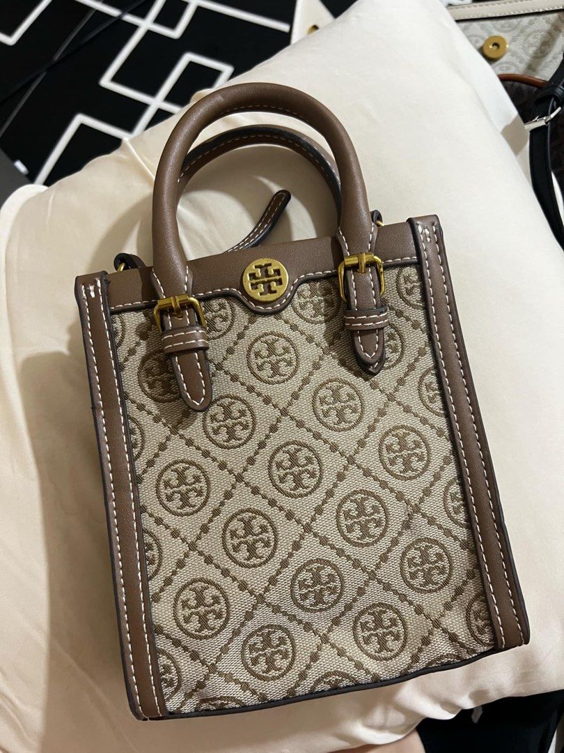 Tory Burch Bag (Category: Luxury Bags & Wallets) located in Manila. Submitted by pp_doesit (Listing ID 1339841344, Image 1). Description: Bag only No issues 700 Dasma Cavite area.
