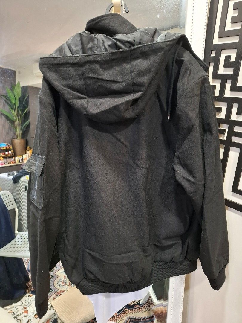 Winter Jacket (Category: Coats, Jackets and Outerwear) located in Singapore. Submitted by rooftops (Listing ID 1339914231, Image 2). Description: Brand new. Not worn. Bought in impulsive. Selling at $45, including delivery..
