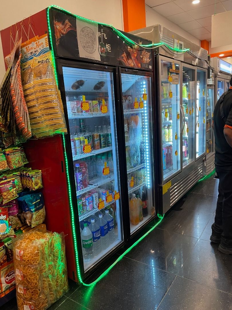8 years of history with wholesale mini-mart chains with 3 shops for sale, dealing with wholesale retail sales of cig liquors. 3 shops can offer spore S1.6m; 1 shop spore $600k each63109199508225112