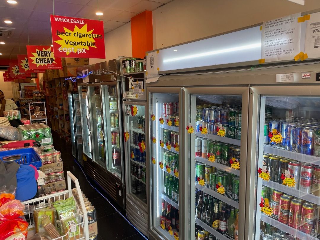 8 years of history with wholesale mini-mart chains with 3 shops for sale, dealing with wholesale retail sales of cig liquors. 3 shops can offer spore S1.6m; 1 shop spore $600k each63109199508225111