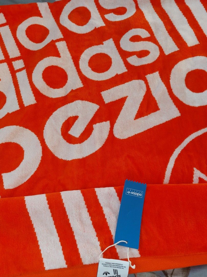 Adidas SPEZIAL Towel Tuala SPZL Men s Fashion Coats Jackets and Outerwear on Carousell