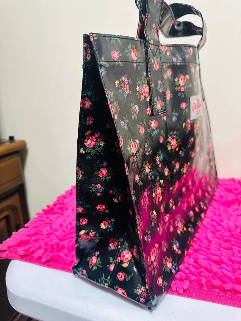 Authentic Cath Kidston Tote Bag (Category: Luxury Bags & Wallets) located in Quezon City. Submitted by jhaediah (Listing ID 1340073850, Image 2). Description: selling low good condition .