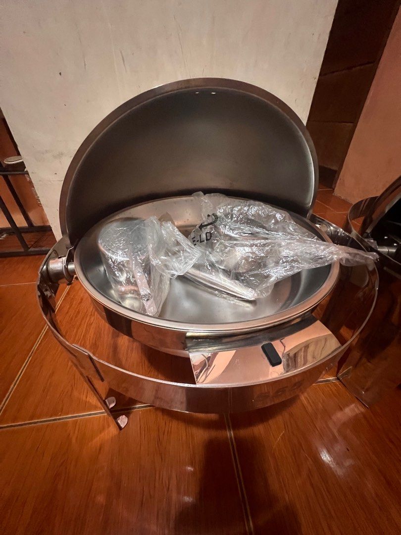 Chafing Dish(Large Size) (Category: Cookware & Accessories) located in Cavite. Submitted by alysue (Listing ID 1340017120, Image 3). Description: No issue Complete accessories Can use to any events and catering High quality stainless steel items Bought this around 5000 each. Now we are selling this for 5500 for 2 Can do meet ups or lalamove..