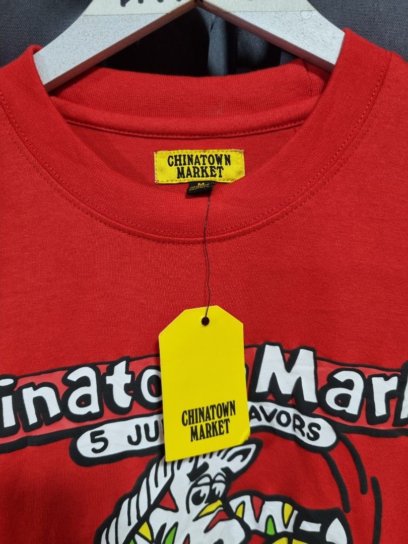 Chinatown Market Shirt (Category: Tshirts & Polo Shirts ) located in Cagayan de Oro. Submitted by budgetblokesph (Listing ID 1339962190, Image 2). Description: Chinatown Market Tee M on tag 20.5/29 10/10 Bnew condition with hangtag PM 📩.