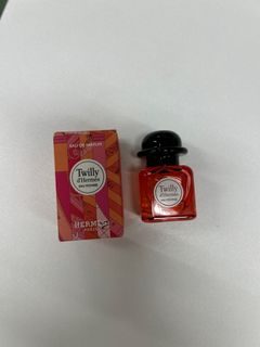 （分類：）位於 。 由 kkclaudia 提交（商品編號 1339974307，圖片 1）。簡介： 。