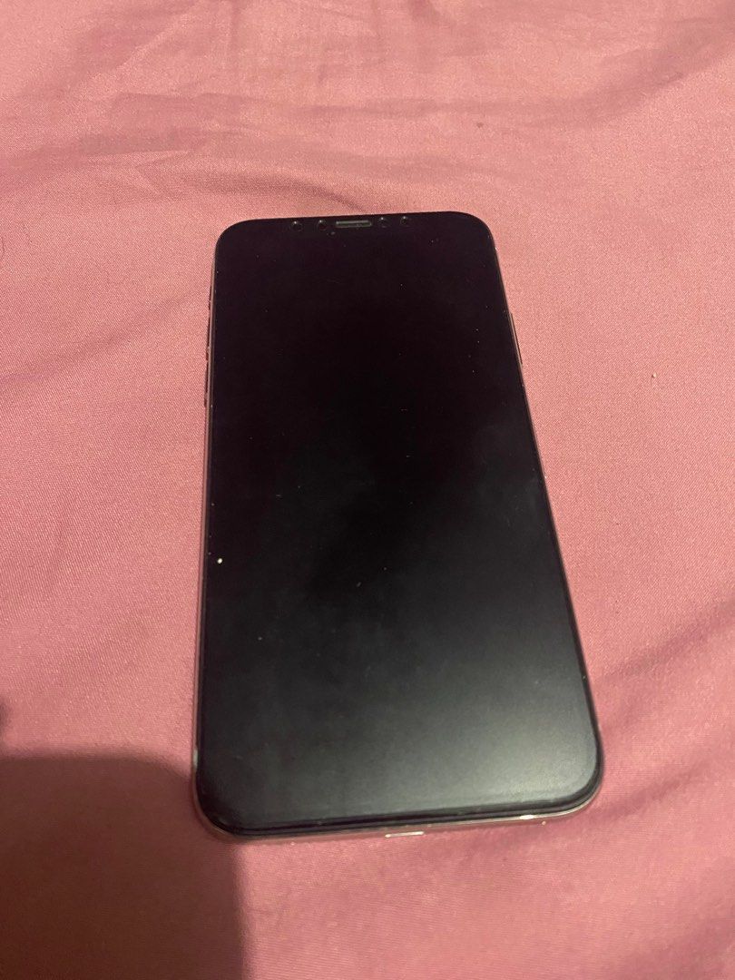 Iphone X 256GB (Category: iPhone X Series) located in Manila. Submitted by studentista (Listing ID 1340032902, Image 3). Description: Iphone X 256GB LAST PRICE! NO LOWBALLERS PLS ✅ Face ID ✅ Apple ID ✅ No sim Restriction ✅ 98% Battery Health (pero madali na malowbatt) last time I checked. ✅ Unit only ■ HONEST ISSUE: ✅️Bought this last January 2023 for almost 14k pa (used as spare phone so di masyado nagagamit, issue na rin battery before pero di 
