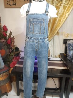 (Category: ) located in . Submitted by thrifted.startsmall2022 (Listing ID 1340088977, Image 1). Description: .