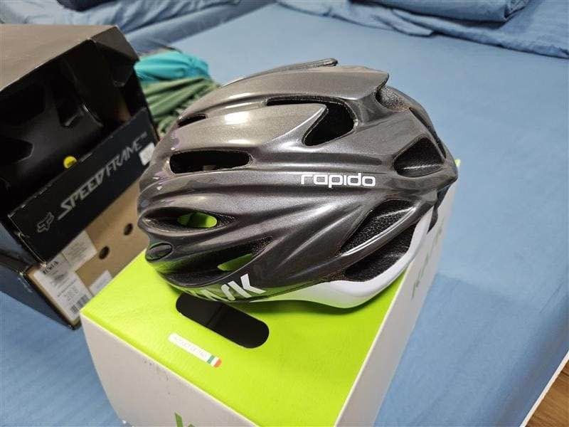 Kask Rapido Road Cycling Helmet (Category: Bicycles) located in Makati City. Submitted by lokalsarisari (Listing ID 1340031014, Image 2). Description: Kask Rapido Road Cycling Helmet (SRP is 5,000) Size: Large Color: Black Made in Italy Used Once 3,000 only 💵 Gcash / Bank Transfer.