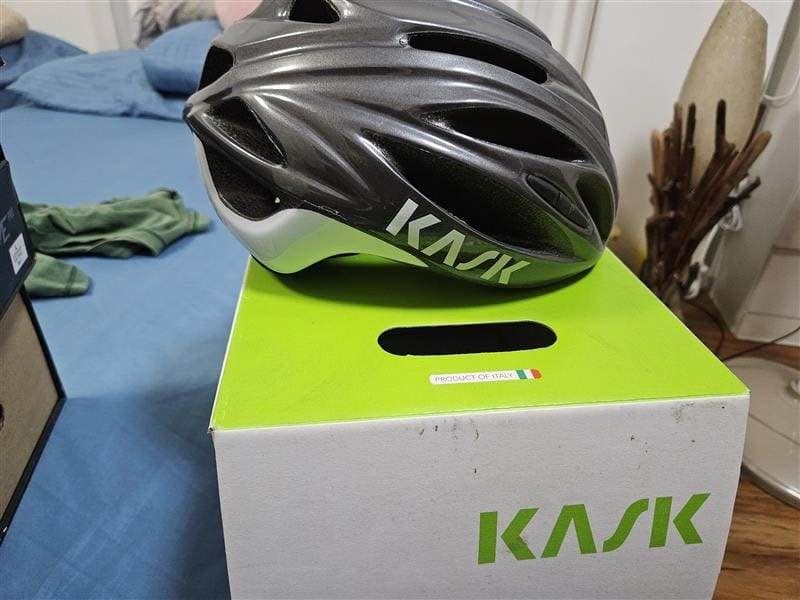 Kask Rapido Road Cycling Helmet (Category: Bicycles) located in Makati City. Submitted by lokalsarisari (Listing ID 1340031014, Image 1). Description: Kask Rapido Road Cycling Helmet (SRP is 5,000) Size: Large Color: Black Made in Italy Used Once 3,000 only 💵 Gcash / Bank Transfer.
