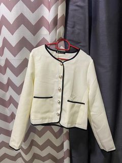 (Category: ) located in . Submitted by una.s_preloved (Listing ID 1340009524, Image 1). Description: .