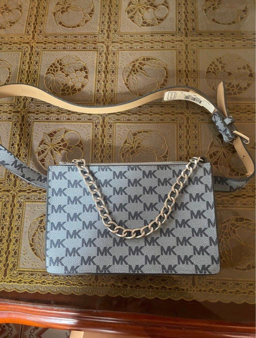 Michael Kors belt bag (Category: Luxury Bags & Wallets) located in San Antonio. Submitted by lalisachu (Listing ID 1340014612, Image 3). Description: With tag!! Barely used Pm for more info .