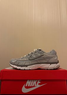 (Category: ) located in . Submitted by sneakerwaffles (Listing ID 1340031184, Image 1). Description: .
