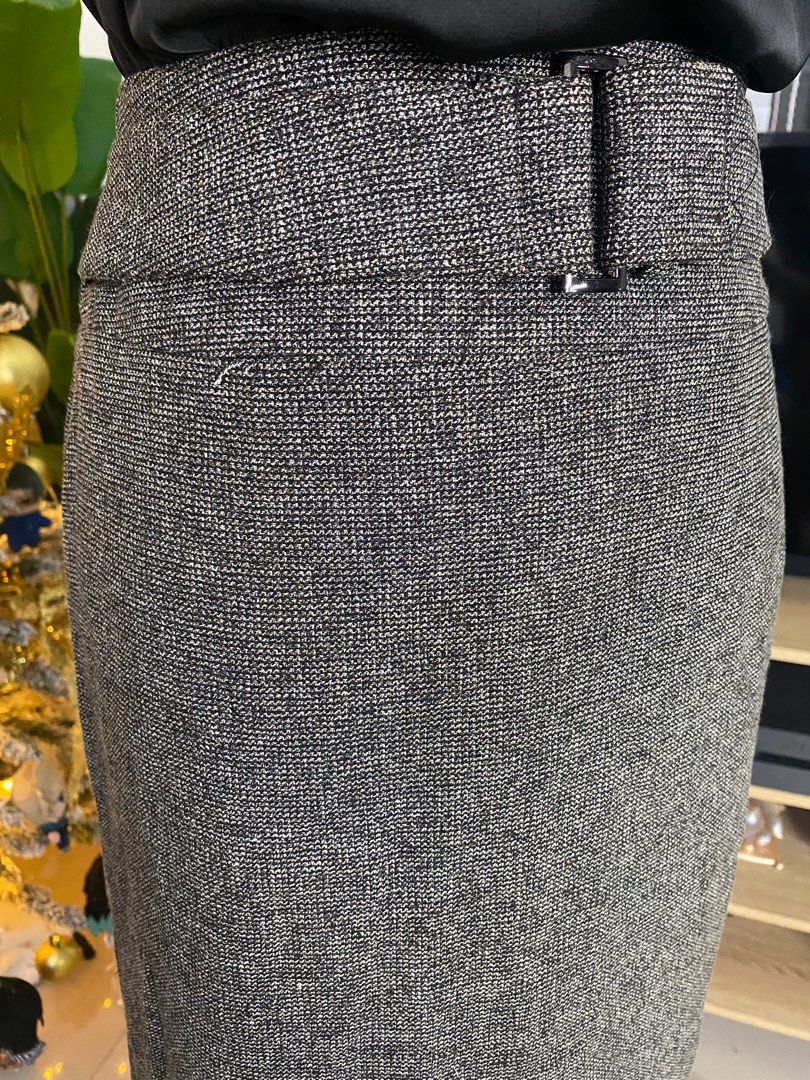 Pencil / tweed skirt #11 (Category: Skirts) located in Binan City. Submitted by _bevalmazora (Listing ID 1339928912, Image 2). Description: Condition: 10/10 Color rate : 10/10 W: 29-30” L: 25.5”.