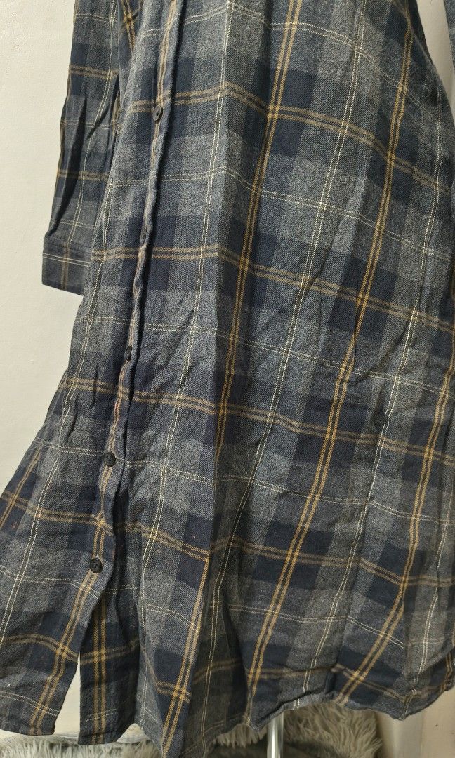 Uniqlo Polo dress (Category: Dresses) located in Manila. Submitted by chynii_28 (Listing ID 1340032676, Image 3). Description: Size large on tag. cotton flannel fabric. im good condition ☺️.