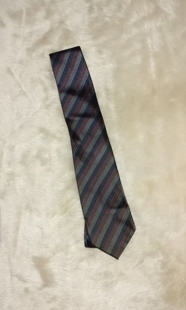 SUPER SALE Renoma Tie (Category: Ties) located in Cavite. Submitted by avygailspreloved (Listing ID 1339949867, Image 1). Description: .