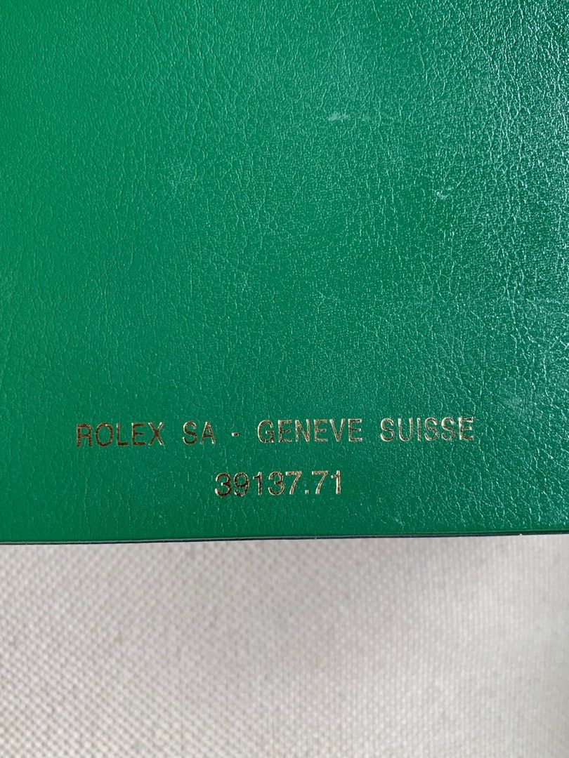 Rolex Box 39137.71 (Category: Luxury Watches) located in Manila. Submitted by lizz.yy (Listing ID 1339983339, Image 3). Description: ROLEX BOX 39137.71 missing cushion/yellowing shipping: LBC MOP: GCash / Bank transfer QC..