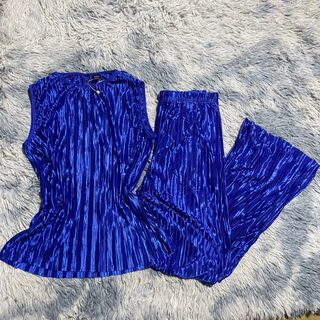 (Category: ) located in . Submitted by LilysDressShop (Listing ID 1340030972, Image 1). Description: .