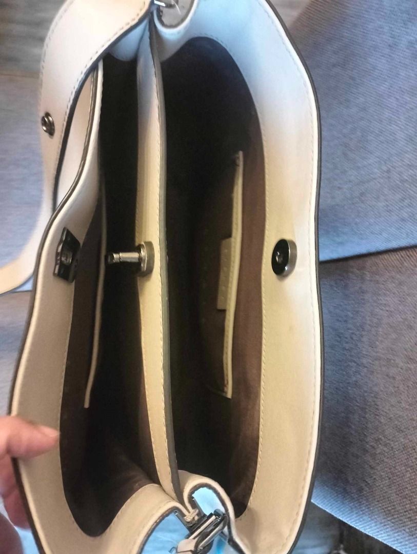 Sisley (Category: Luxury Bags & Wallets) located in Batangas. Submitted by selahs-closet (Listing ID 1340001929, Image 3). Description: Off white color Minimal sign of usage Good condition.