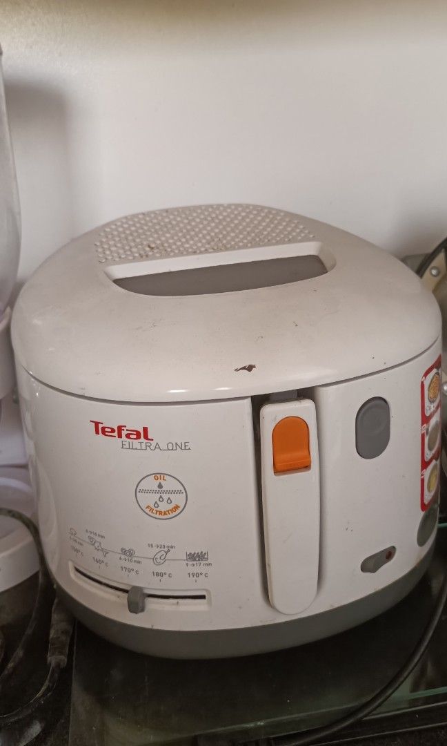 Tefal deep fyer (Category: Cookware & Accessories) located in San Jose del Monte. Submitted by lalashopkindikids (Listing ID 1340072819, Image 1). Description: well used.