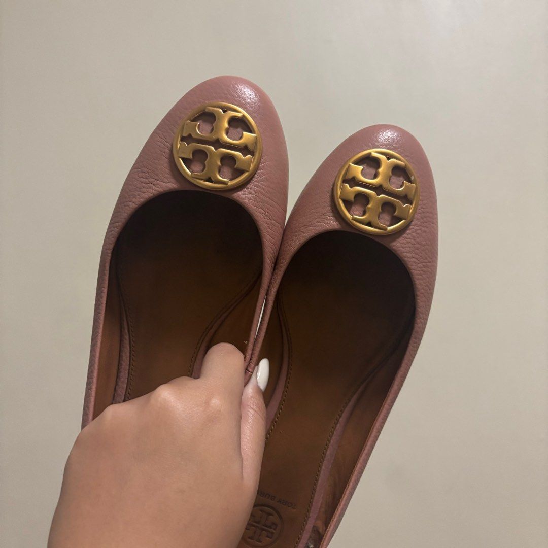 Tory Burch Ballet Flats US8 (Category: Flats & Sandals) located in Manila. Submitted by diannecss (Listing ID 1340039246, Image 1). Description: No inclusions Bought personally from the US .
