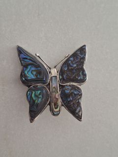 (Category: ) located in . Submitted by vintagehuntsg (Listing ID 1339985485, Image 1). Description: .