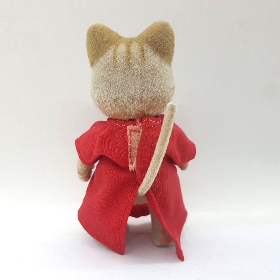 Vintage Sylvanian Families cat mother (Category: Figurines & Statues) located in Imus. Submitted by mostlyvintage (Listing ID 1335891258, Image 2). Description: 🎀 listed price is for the critter and the dress 🎀 🎀 approx. 8.5 cm. tall 🎀 🎀 shipping via SCO 🎀 🎀 has bald spots 🎀 🌸For fashion finds and other stuff, pls. visit my other Carousell store: https://carousell.app.link/XSuC3F3Gsuba.