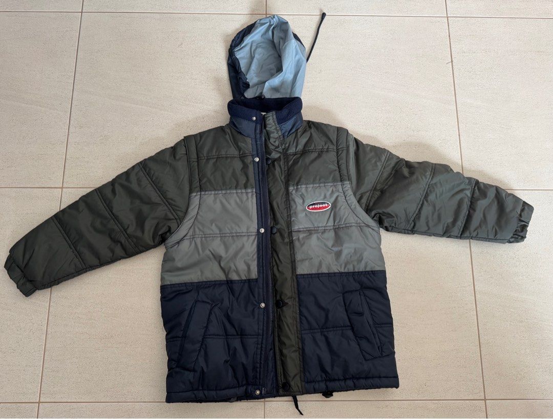 Winter jacket (Category: Coats, Jackets and Outerwear) located in Singapore. Submitted by patstar01 (Listing ID 1339952953, Image 1). Description: Size: shoulder - 16 inch; armpit to armpit- 20 inch; length: 25 inch Shell: 100% nylon Filling: 100% polyester Lining: 100% nylon Detachable sleeves .