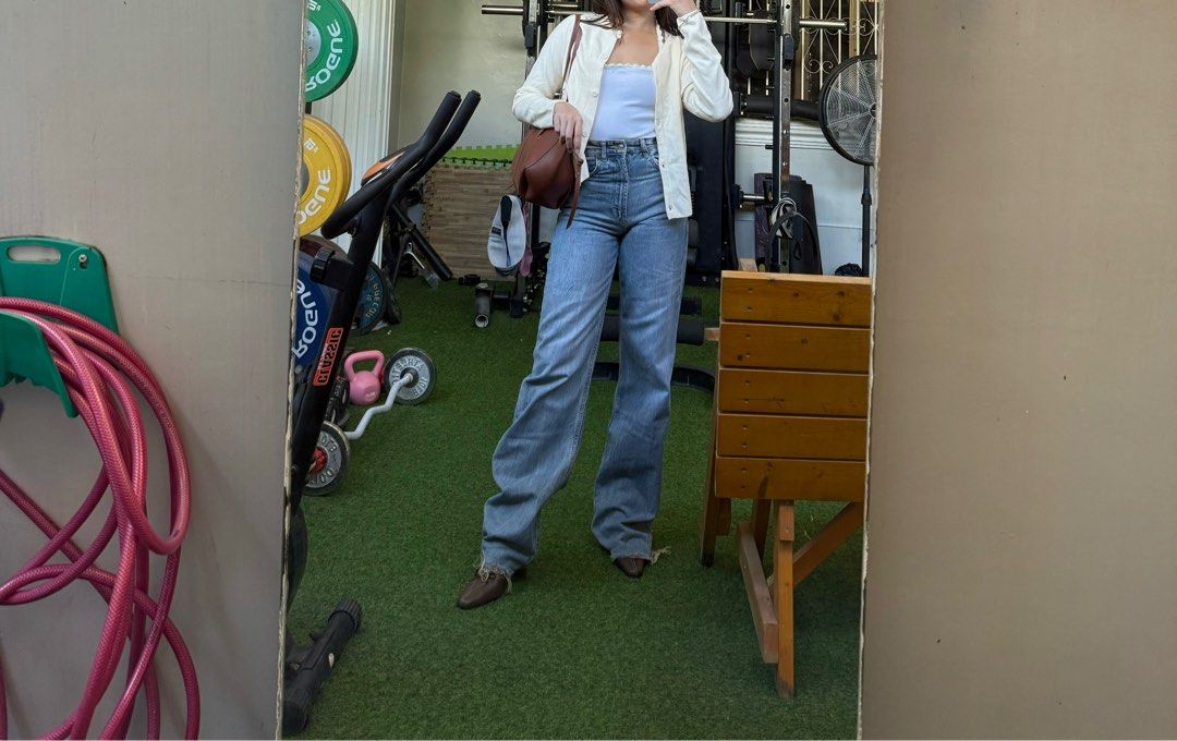 Zara High waisted pants in Denim Blue (Category: Jeans) located in Quezon City. Submitted by preloved__cw (Listing ID 1340052178, Image 2). Description: Zara High Waisted Jeans - Pants in Denim Blue Size 32 (only fits xxs-small / 24-25) NO LENGTH/WIDTH measurements 10/10 condition! Only worn twice Rfs: declttering Msg me for ww! 🤍.