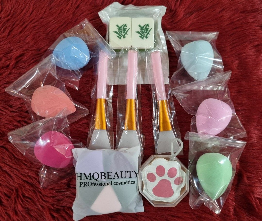Assorted (Category: Face Care) located in Quezon City. Submitted by applereinna-50241 (Listing ID 1340145094, Image 1). Description: Set of sponges on hand with facial masks applicator With soft and cute designs available Assorted colors available Hurry while our stock last Dm me for inquiries We have sameday delivery via Lalamove and Grab.