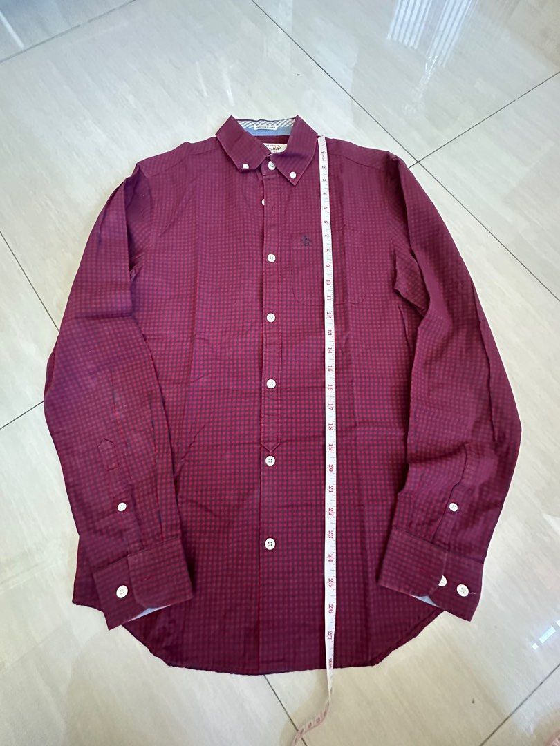 Authentic Penguin Button Down Long Sleeves (Category: Formal Shirts) located in Pasig City. Submitted by mrdecluttering_ph (Listing ID 1340119731, Image 2). Description: Authentic Penguin Long Sleeves Checkered Maroon XS Bought in Penguin Store Rfs decluttering Negotiable Shipping fee c/o buyer.