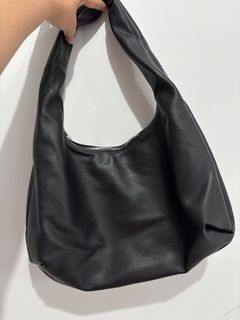 (Category: ) located in . Submitted by juviscloset (Listing ID 1340128229, Image 1). Description: .