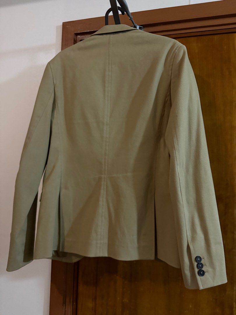Beige Blazer (Category: Coats, Jackets and Outerwear) located in Taguig. Submitted by drelo (Listing ID 1340112373, Image 2). Description: Bought in SG (SG Brand) High quality blazer 💯 authentic .