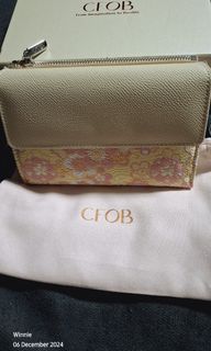 (Category: ) located in . Submitted by myhandbags55 (Listing ID 1340221947, Image 1). Description: .