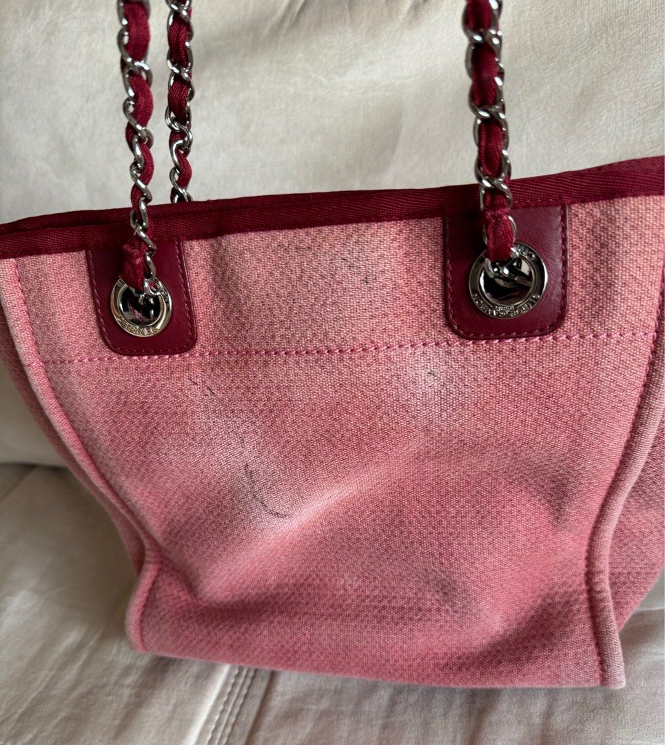 Chanel Deauville PM (Category: Luxury Bags & Wallets) located in Mandaluyong City. Submitted by shoppers780 (Listing ID 1340176695, Image 3). Description: Authentic Chanel Deauville PM Serial intact No inclusion Please manage your expectations as this is a well used bag Sf not included .