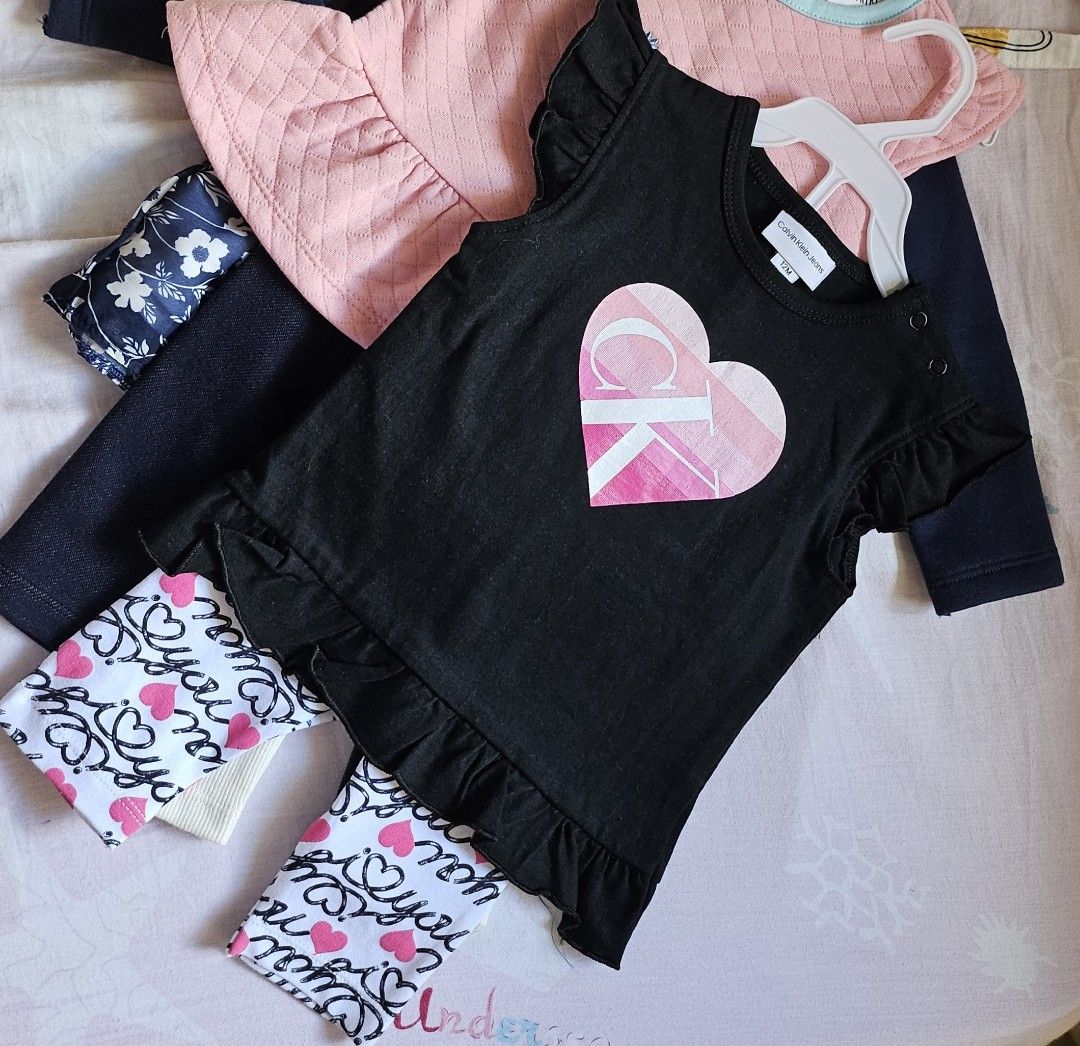 CK Leggings Set (Category: Babies & Kids Fashion) located in Taguig. Submitted by phpreaime (Listing ID 1340109297, Image 1). Description: Size 12 available Brand New, never worn no tag location: Taguig City pick up via grab or lalamove rfs: leggings is too tight for my 14month old daughter, best fit 6-12month baby girl.