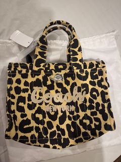 (Category: ) located in . Submitted by preloved.clothes_ (Listing ID 1340239292, Image 1). Description: .