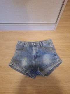 (Category: ) located in . Submitted by yesyesyeswhy (Listing ID 1340208344, Image 1). Description: .