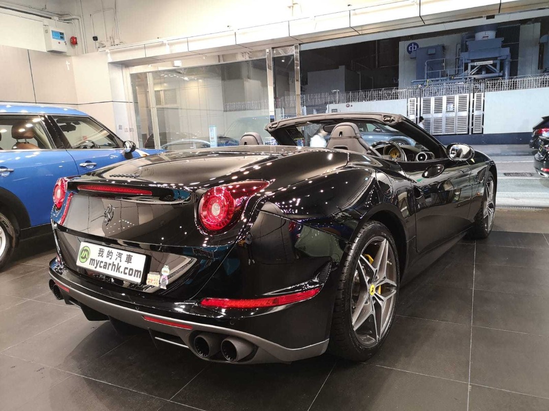 Ferrari CALIFORNIA T Auto62864837625217111