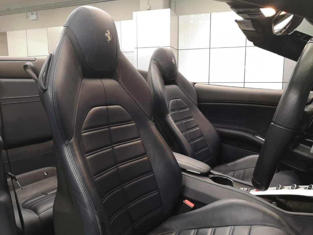 Ferrari CALIFORNIA T Auto62864837625217113