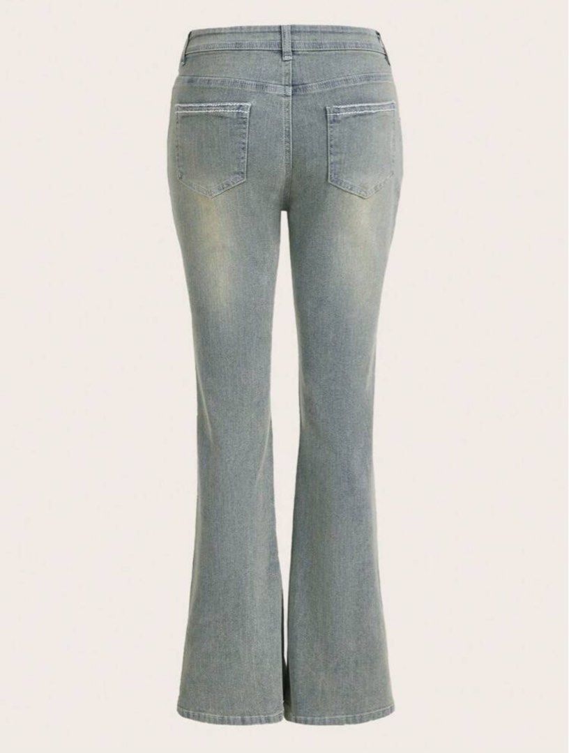 Flared jeans (Category: Jeans & Leggings) located in Singapore. Submitted by nicxhz (Listing ID 1340249721, Image 2). Description: .