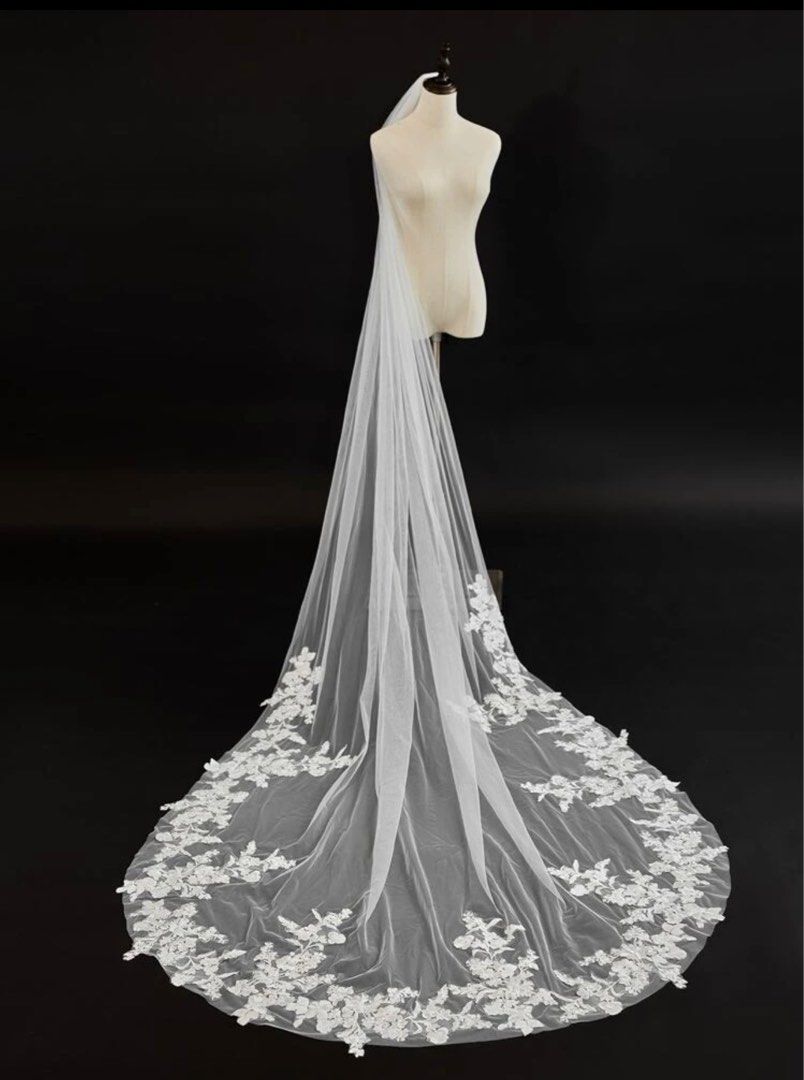 Flower Bridal Long Veil (Category: Accessory Holder, Box & Organizers) located in Makati City. Submitted by cshells9 (Listing ID 1340179077, Image 3). Description: Long wedding veil With flower decor Size Width: 59.1 in Length: 118.1 in.